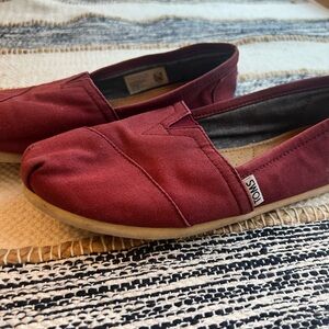 TOMS Women's Maroon Loafers